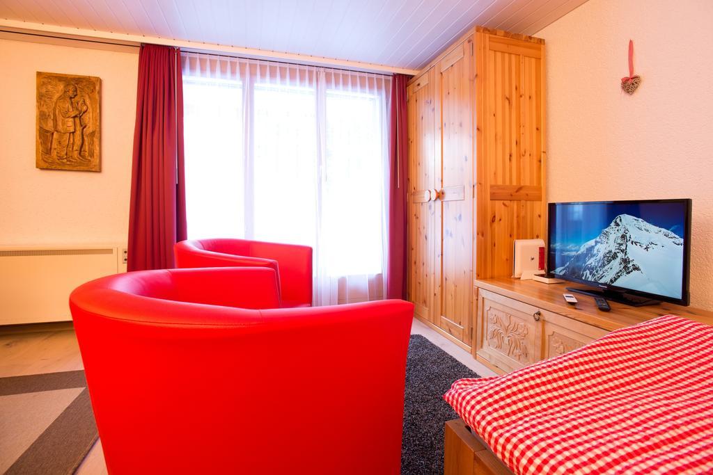 Mom - Alpine Boutique Apartments, Grindelwald Gletscher, Eiger View Terrace Studio 部屋 写真